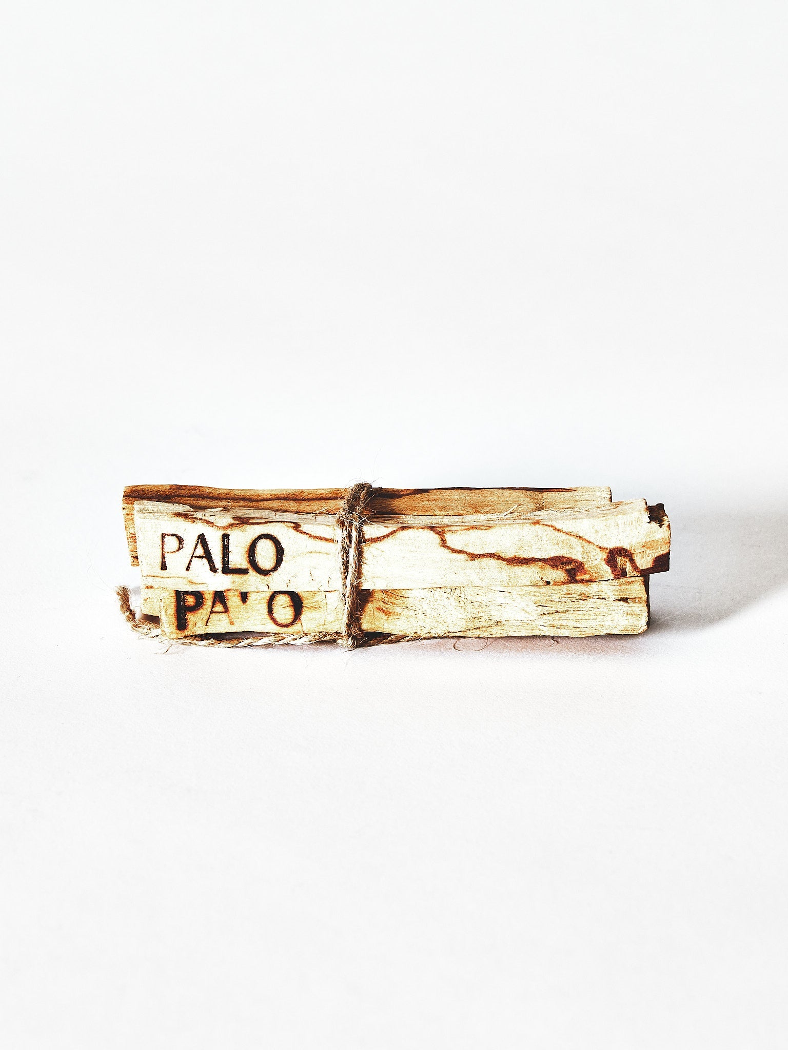 Natural Palo Santo Sticks - LES VIDES ANGES Curated collection gaiac burning incense encens